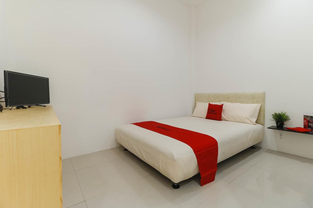 Reddoorz Plus @ Kapuk Business Park Jakarta Eksteriør billede