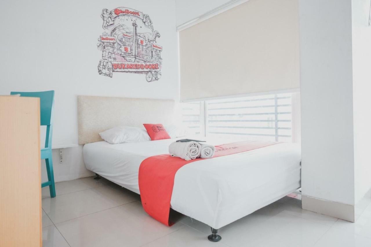 Reddoorz Plus @ Kapuk Business Park Jakarta Eksteriør billede